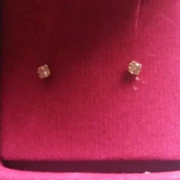 Peruvian children's earrings in solid 18k yellow gold and natural stone